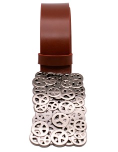 Ceinture cognac 4 cm en cuir pleine fleur avec boucle plaque ornée de multiples symboles Peace - vue de face 2